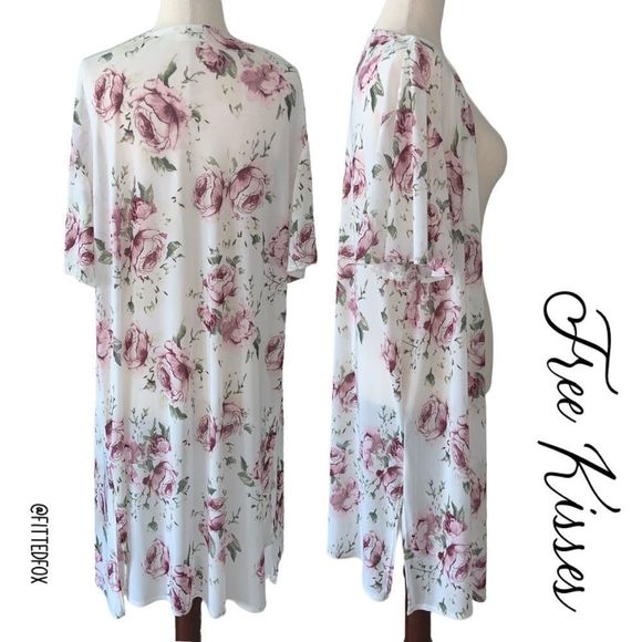 FREE KISSES WHITE FLORAL KIMONO | LIKE NEW | SIZE SMALL - Picture 1 of 4